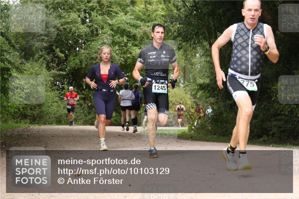30.08.2026 - Elbe Triathlon Hamburg Antke Förster http://msf.ph/oto/10103129 30.08.2026 11:38:01 Laufen 1130, 3, 3, 1245, 775 meine-sportfotos.de