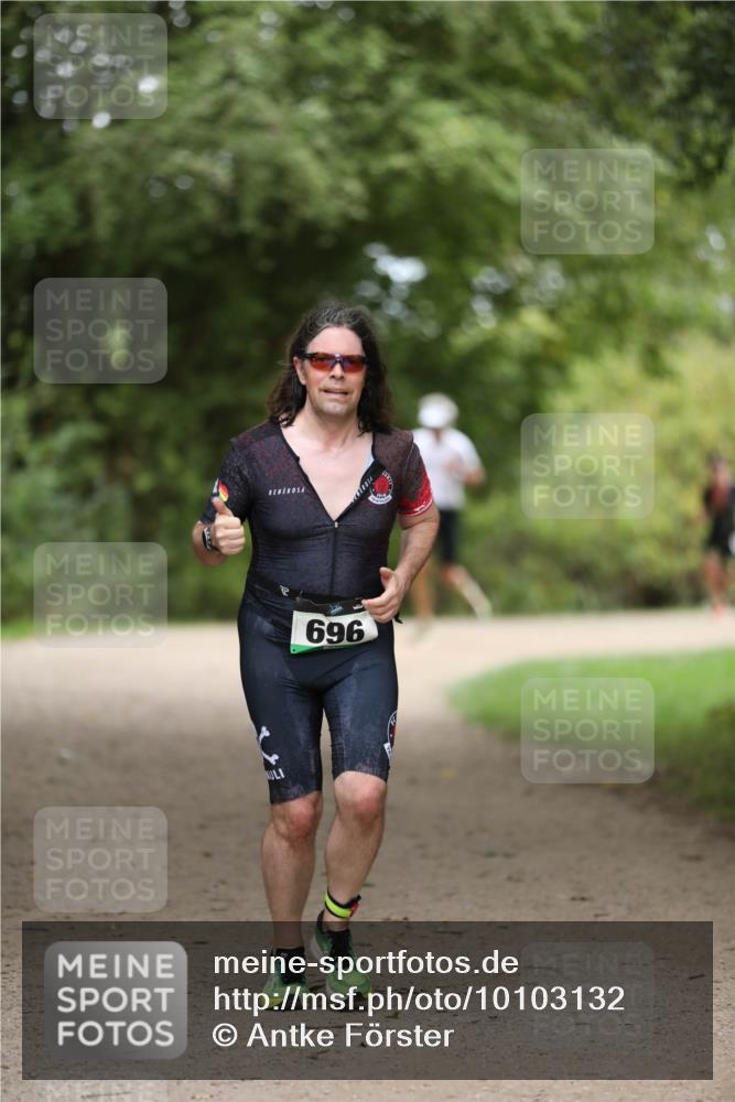 30.08.2026 - Elbe Triathlon Hamburg Antke Förster http://msf.ph/oto/10103132 30.08.2026 11:34:51 Laufen 696 meine-sportfotos.de