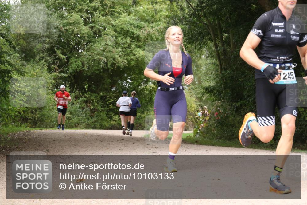 30.08.2026 - Elbe Triathlon Hamburg Antke Förster http://msf.ph/oto/10103133 30.08.2026 11:38:02 Laufen 1130, 3, 245 meine-sportfotos.de