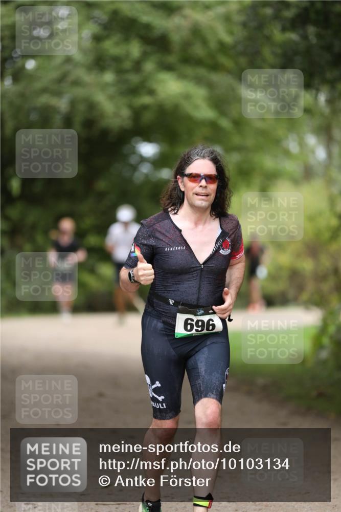 30.08.2026 - Elbe Triathlon Hamburg Antke Förster http://msf.ph/oto/10103134 30.08.2026 11:34:52 Laufen 696 meine-sportfotos.de