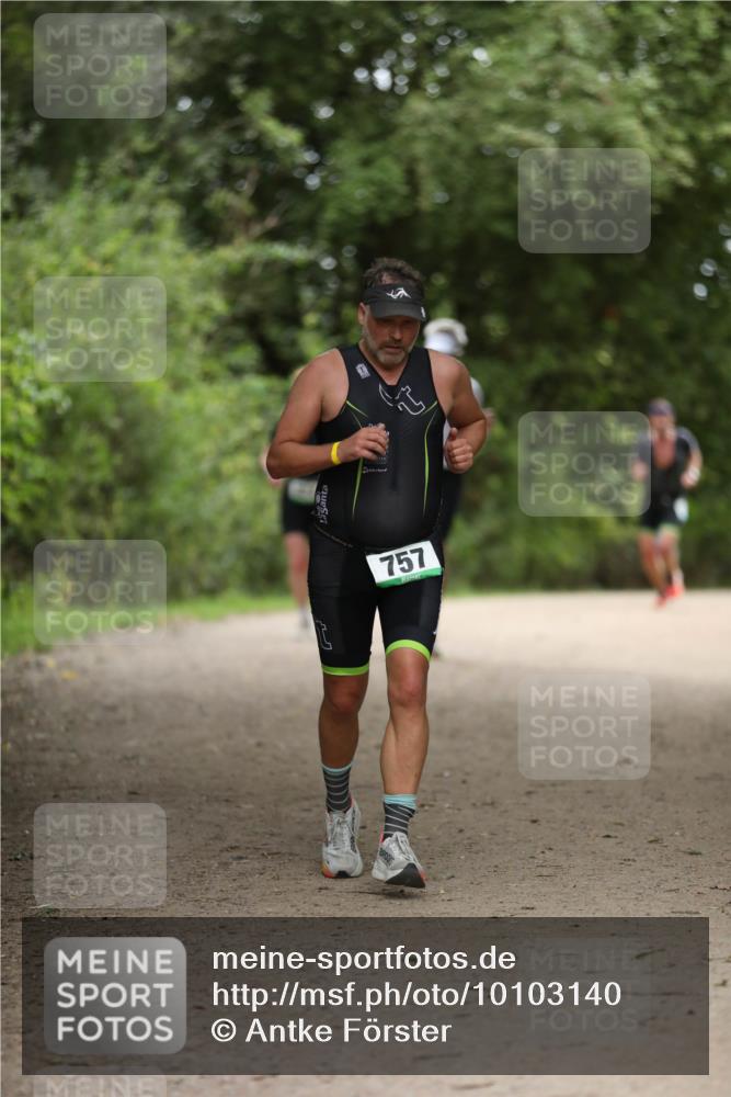 30.08.2026 - Elbe Triathlon Hamburg Antke Förster http://msf.ph/oto/10103140 30.08.2026 11:34:56 Laufen 757 meine-sportfotos.de