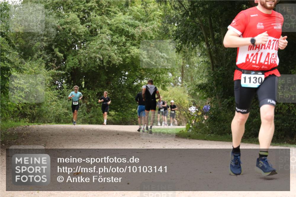 30.08.2026 - Elbe Triathlon Hamburg Antke Förster http://msf.ph/oto/10103141 30.08.2026 11:38:11 Laufen 911, 1130 meine-sportfotos.de