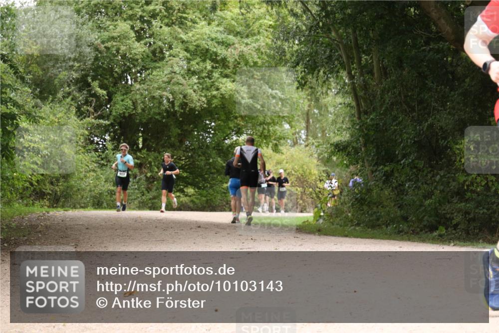 30.08.2026 - Elbe Triathlon Hamburg Antke Förster http://msf.ph/oto/10103143 30.08.2026 11:38:11 Laufen 911 meine-sportfotos.de