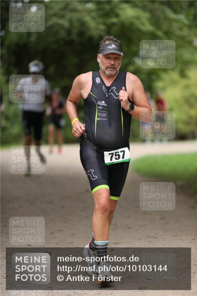 30.08.2026 - Elbe Triathlon Hamburg Antke Förster http://msf.ph/oto/10103144 30.08.2026 11:34:57 Laufen 757 meine-sportfotos.de