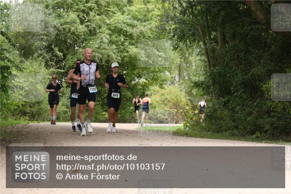 30.08.2026 - Elbe Triathlon Hamburg Antke Förster http://msf.ph/oto/10103157 30.08.2026 11:38:23 Laufen 120, 1302, 845 meine-sportfotos.de