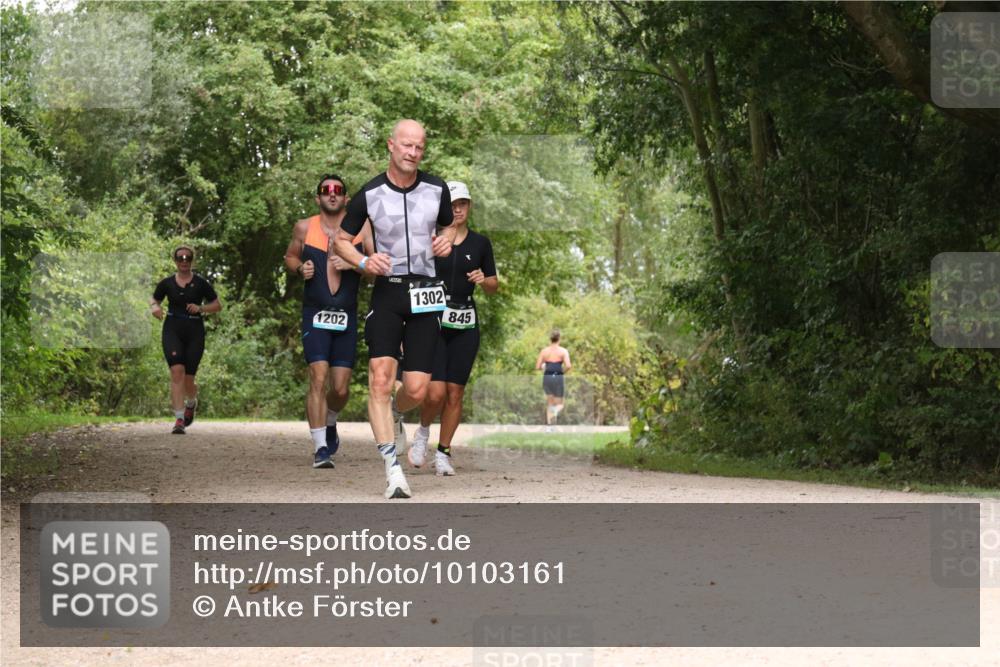 30.08.2026 - Elbe Triathlon Hamburg Antke Förster http://msf.ph/oto/10103161 30.08.2026 11:38:24 Laufen 1202, 1302, 845 meine-sportfotos.de