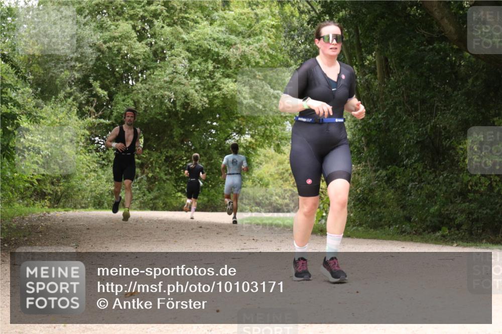 30.08.2026 - Elbe Triathlon Hamburg Antke Förster http://msf.ph/oto/10103171 30.08.2026 11:38:31 Laufen  meine-sportfotos.de