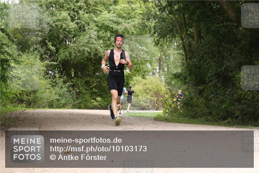 30.08.2026 - Elbe Triathlon Hamburg Antke Förster http://msf.ph/oto/10103173 30.08.2026 11:38:34 Laufen  meine-sportfotos.de