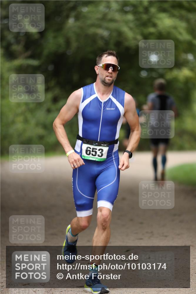 30.08.2026 - Elbe Triathlon Hamburg Antke Förster http://msf.ph/oto/10103174 30.08.2026 11:35:13 Laufen 653 meine-sportfotos.de