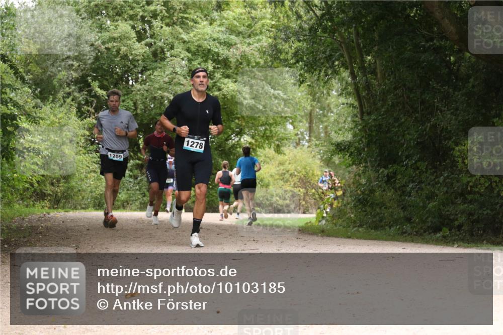 30.08.2026 - Elbe Triathlon Hamburg Antke Förster http://msf.ph/oto/10103185 30.08.2026 11:38:55 Laufen 1209, 1278 meine-sportfotos.de