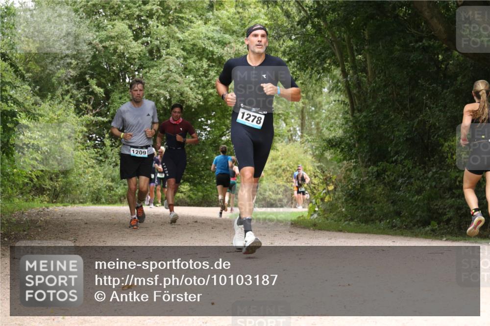 30.08.2026 - Elbe Triathlon Hamburg Antke Förster http://msf.ph/oto/10103187 30.08.2026 11:38:56 Laufen 1209, 1278 meine-sportfotos.de