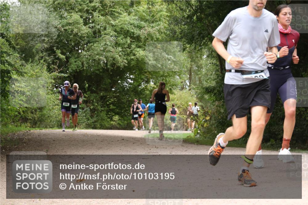 30.08.2026 - Elbe Triathlon Hamburg Antke Förster http://msf.ph/oto/10103195 30.08.2026 11:38:59 Laufen 806, 720 meine-sportfotos.de