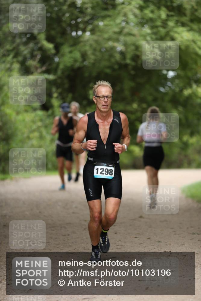 30.08.2026 - Elbe Triathlon Hamburg Antke Förster http://msf.ph/oto/10103196 30.08.2026 11:35:38 Laufen 1298 meine-sportfotos.de