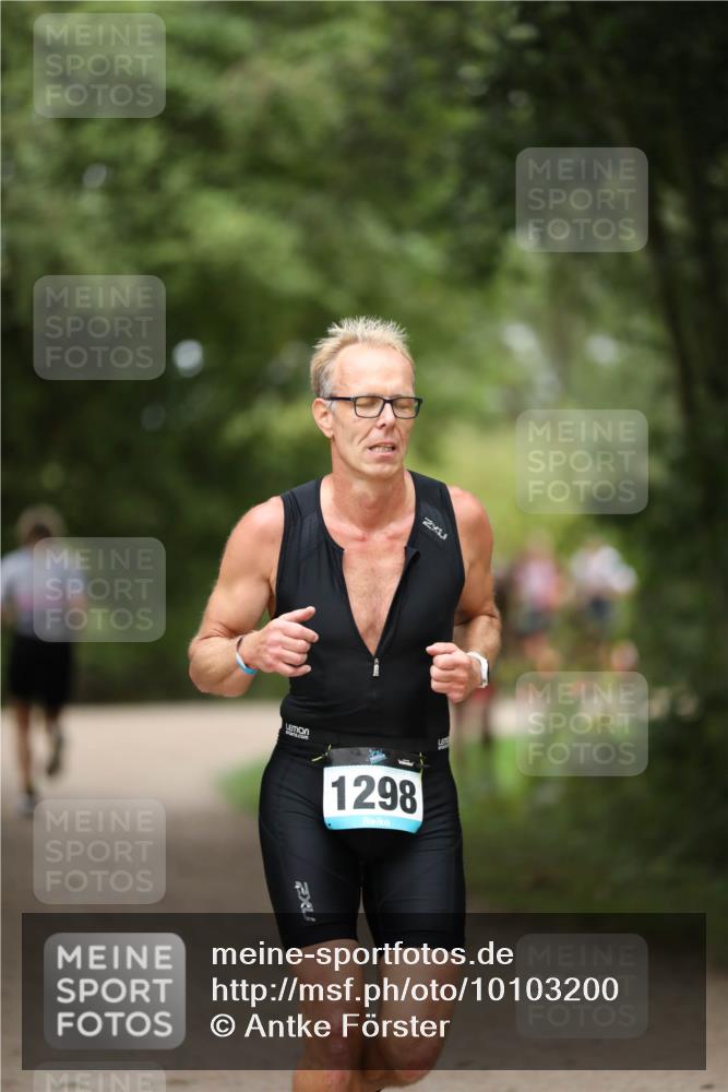 30.08.2026 - Elbe Triathlon Hamburg Antke Förster http://msf.ph/oto/10103200 30.08.2026 11:35:40 Laufen 1298 meine-sportfotos.de