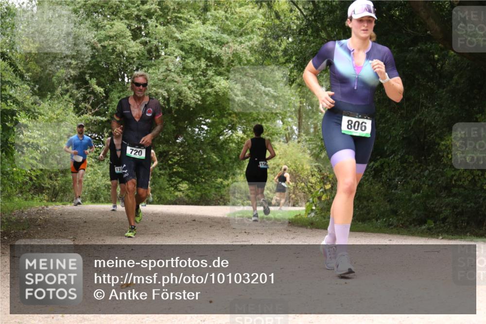 30.08.2026 - Elbe Triathlon Hamburg Antke Förster http://msf.ph/oto/10103201 30.08.2026 11:39:07 Laufen 13, 720, 156, 806 meine-sportfotos.de