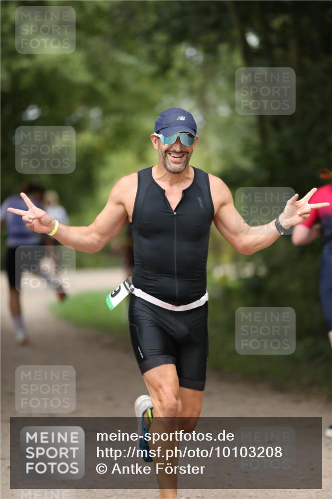 30.08.2026 - Elbe Triathlon Hamburg Antke Förster http://msf.ph/oto/10103208 30.08.2026 11:35:44 Laufen  meine-sportfotos.de