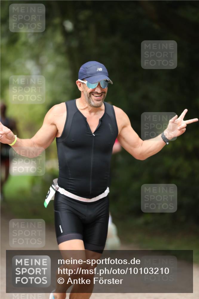 30.08.2026 - Elbe Triathlon Hamburg Antke Förster http://msf.ph/oto/10103210 30.08.2026 11:35:44 Laufen  meine-sportfotos.de