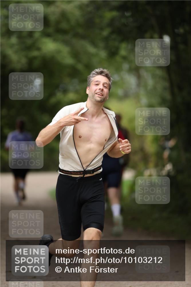 30.08.2026 - Elbe Triathlon Hamburg Antke Förster http://msf.ph/oto/10103212 30.08.2026 11:35:46 Laufen  meine-sportfotos.de