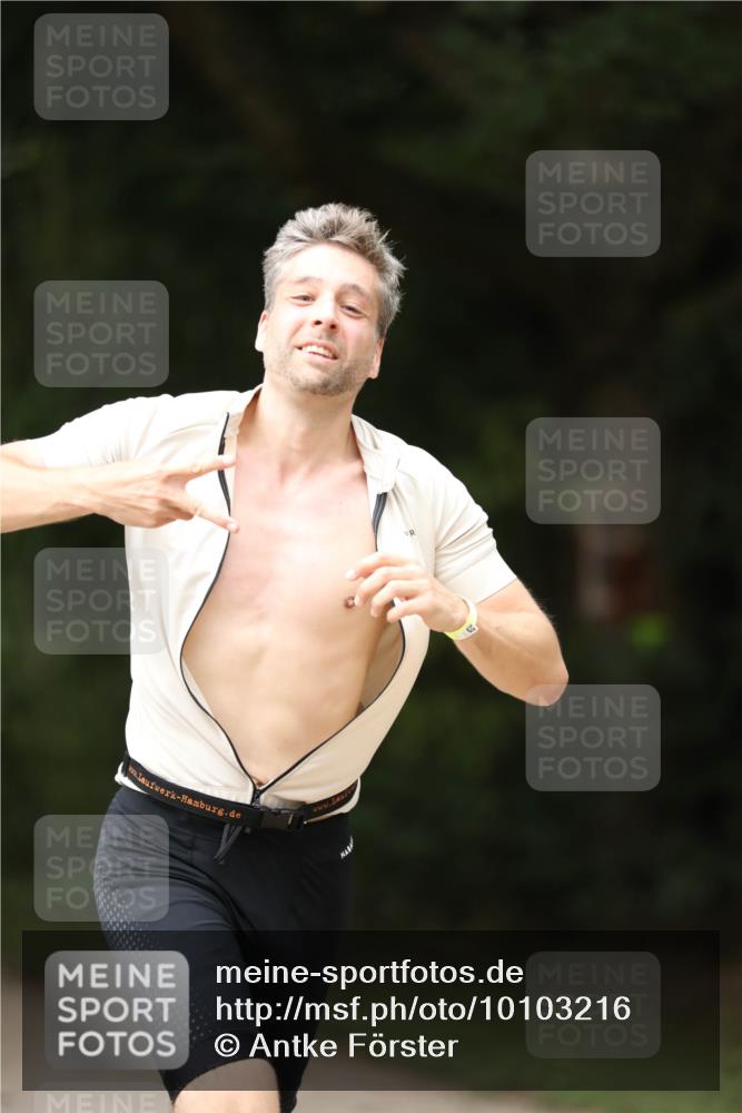 30.08.2026 - Elbe Triathlon Hamburg Antke Förster http://msf.ph/oto/10103216 30.08.2026 11:35:47 Laufen  meine-sportfotos.de