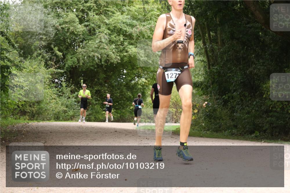 30.08.2026 - Elbe Triathlon Hamburg Antke Förster http://msf.ph/oto/10103219 30.08.2026 11:39:18 Laufen 1272 meine-sportfotos.de