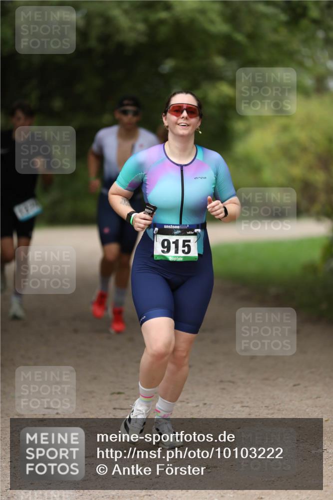 30.08.2026 - Elbe Triathlon Hamburg Antke Förster http://msf.ph/oto/10103222 30.08.2026 11:35:50 Laufen 915 meine-sportfotos.de