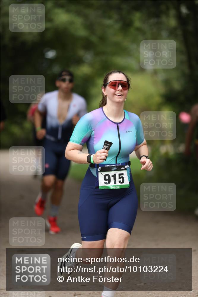 30.08.2026 - Elbe Triathlon Hamburg Antke Förster http://msf.ph/oto/10103224 30.08.2026 11:35:50 Laufen 915 meine-sportfotos.de
