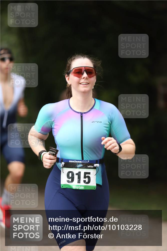30.08.2026 - Elbe Triathlon Hamburg Antke Förster http://msf.ph/oto/10103228 30.08.2026 11:35:51 Laufen 915 meine-sportfotos.de