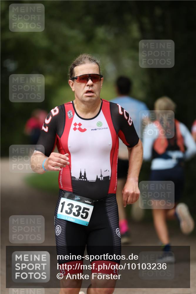 30.08.2026 - Elbe Triathlon Hamburg Antke Förster http://msf.ph/oto/10103236 30.08.2026 11:35:55 Laufen 1335 meine-sportfotos.de