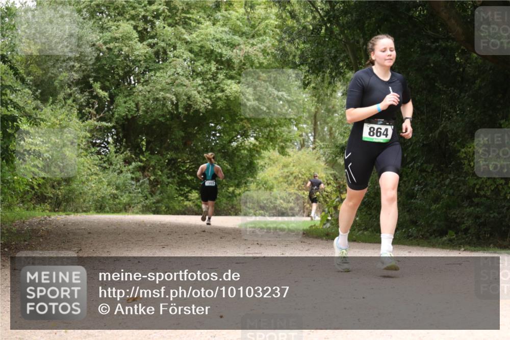 30.08.2026 - Elbe Triathlon Hamburg Antke Förster http://msf.ph/oto/10103237 30.08.2026 11:39:31 Laufen 1503, 864 meine-sportfotos.de