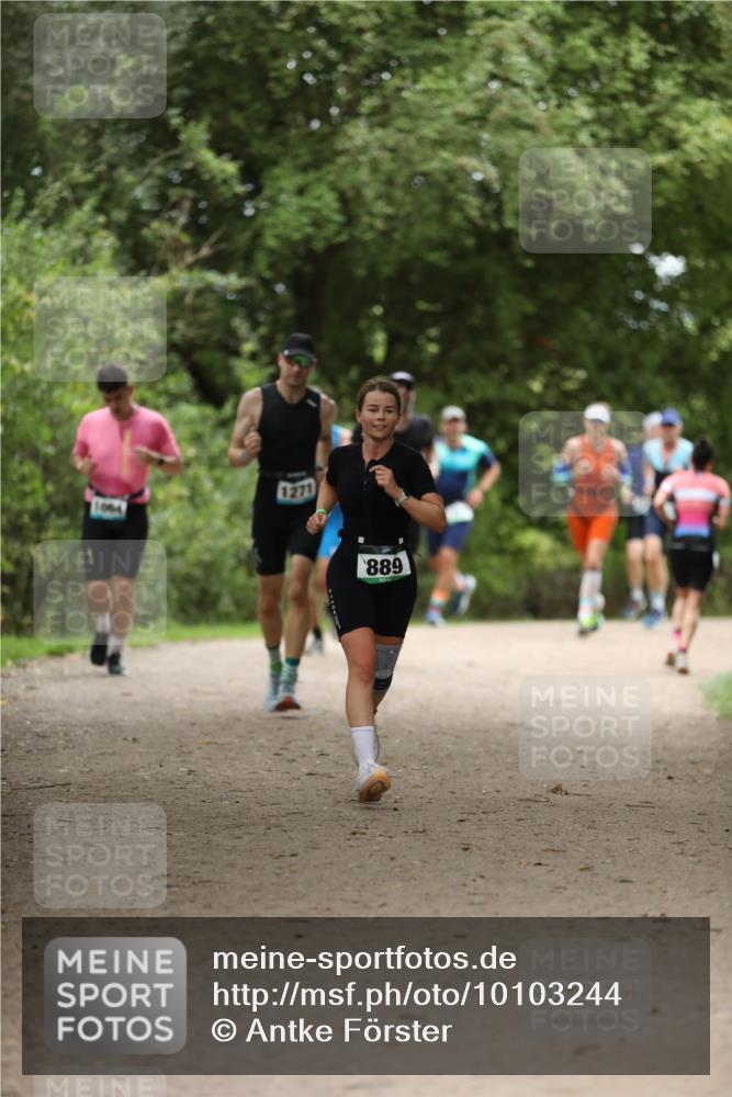 30.08.2026 - Elbe Triathlon Hamburg Antke Förster http://msf.ph/oto/10103244 30.08.2026 11:36:05 Laufen 1271, 889 meine-sportfotos.de