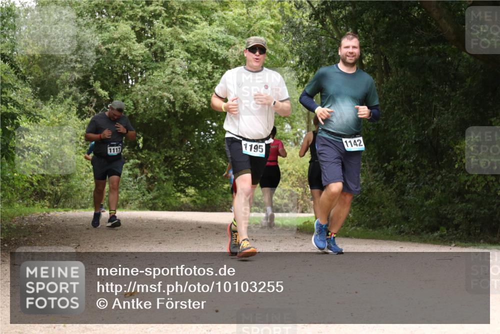 30.08.2026 - Elbe Triathlon Hamburg Antke Förster http://msf.ph/oto/10103255 30.08.2026 11:39:55 Laufen 1117, 1195, 1142 meine-sportfotos.de
