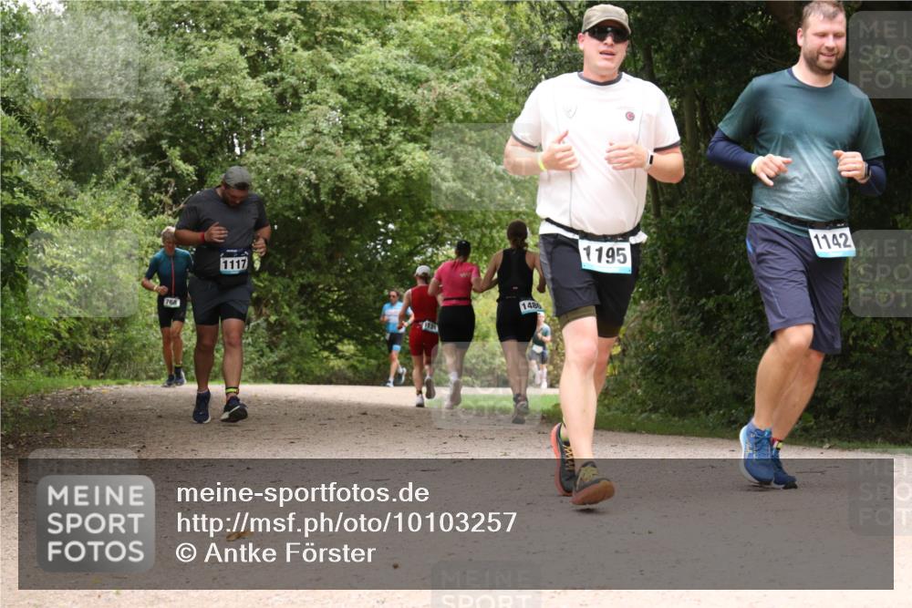 30.08.2026 - Elbe Triathlon Hamburg Antke Förster http://msf.ph/oto/10103257 30.08.2026 11:39:56 Laufen 768, 1117, 1480, 1142, 1195 meine-sportfotos.de