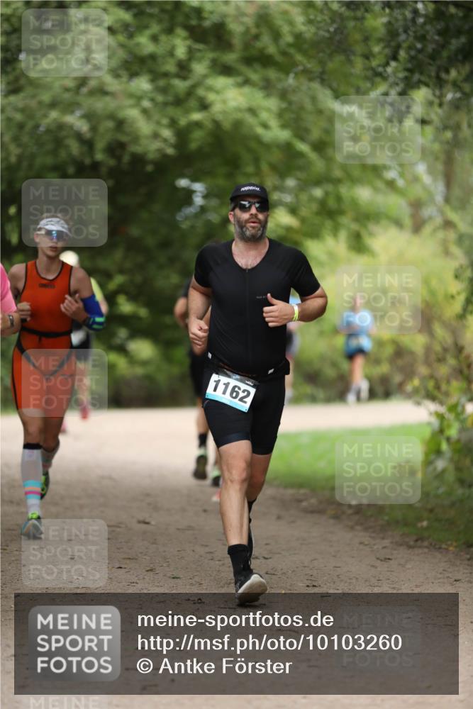 30.08.2026 - Elbe Triathlon Hamburg Antke Förster http://msf.ph/oto/10103260 30.08.2026 11:36:11 Laufen 1162 meine-sportfotos.de