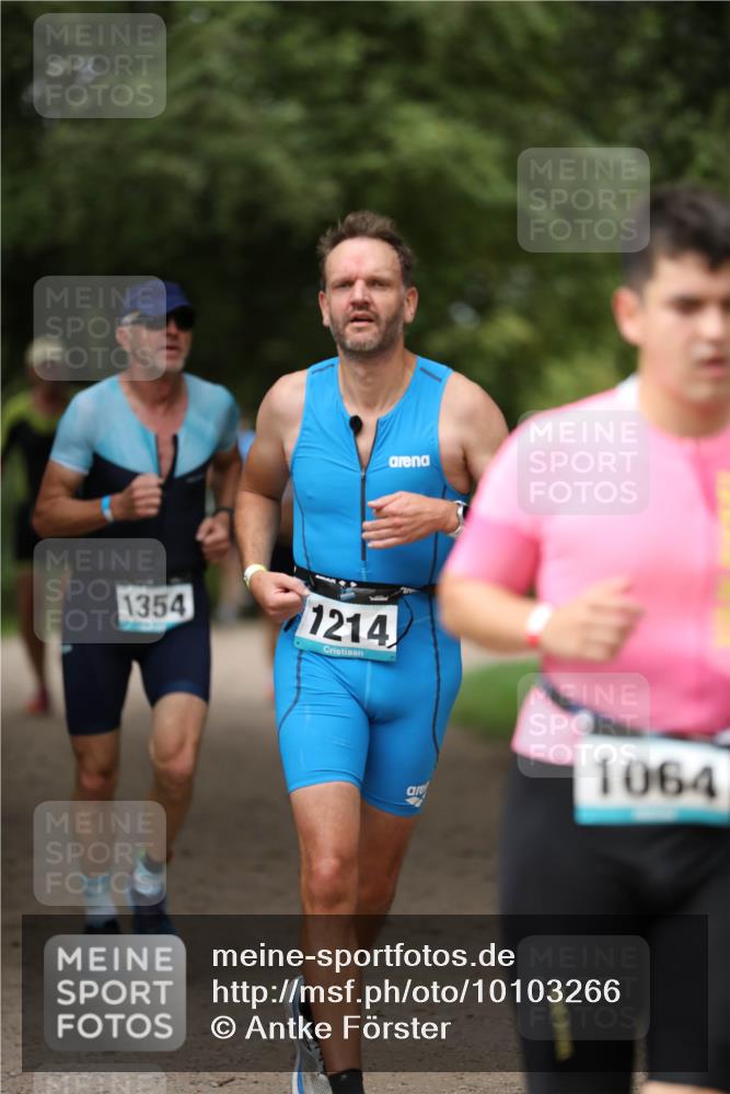 30.08.2026 - Elbe Triathlon Hamburg Antke Förster http://msf.ph/oto/10103266 30.08.2026 11:36:14 Laufen 1354, 1214, 1064 meine-sportfotos.de