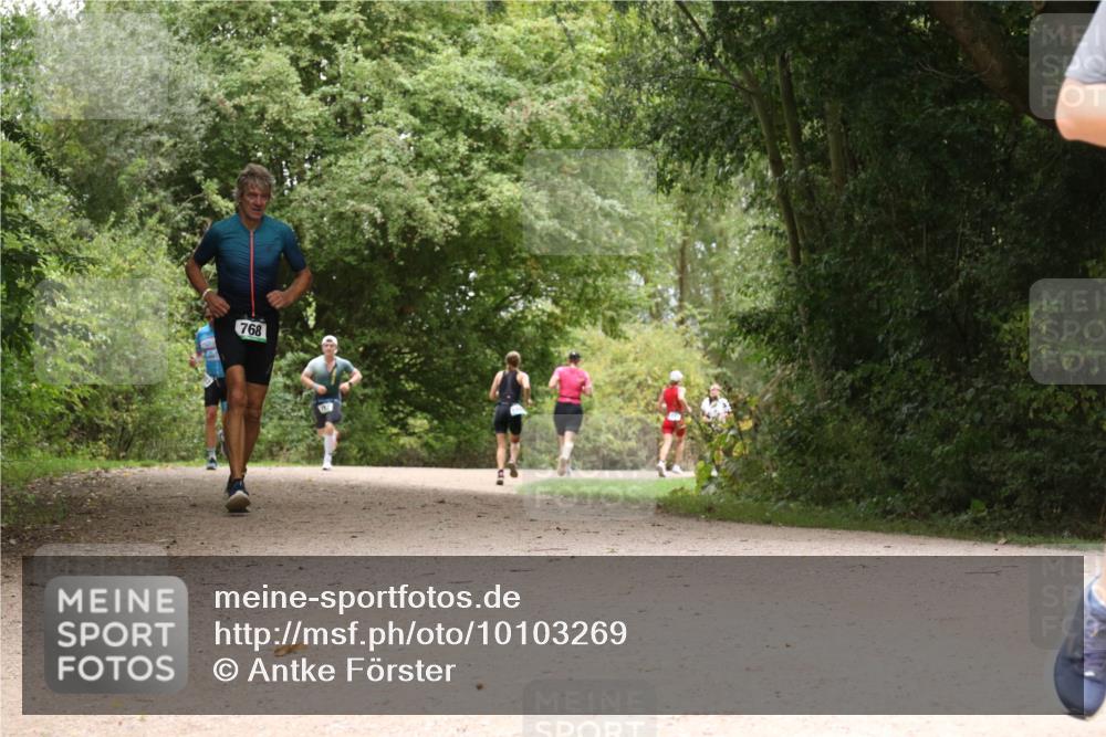 30.08.2026 - Elbe Triathlon Hamburg Antke Förster http://msf.ph/oto/10103269 30.08.2026 11:40:01 Laufen 768 meine-sportfotos.de