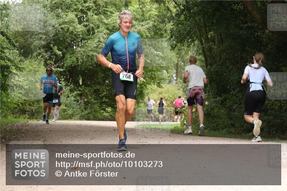 30.08.2026 - Elbe Triathlon Hamburg Antke Förster http://msf.ph/oto/10103273 30.08.2026 11:40:04 Laufen 768 meine-sportfotos.de