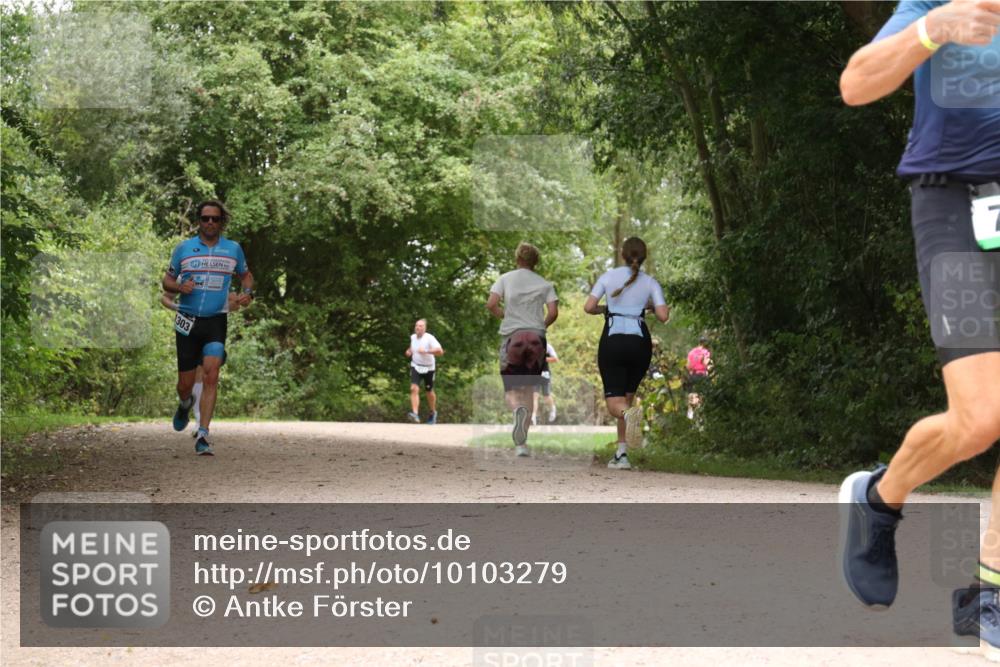 30.08.2026 - Elbe Triathlon Hamburg Antke Förster http://msf.ph/oto/10103279 30.08.2026 11:40:06 Laufen 1303 meine-sportfotos.de
