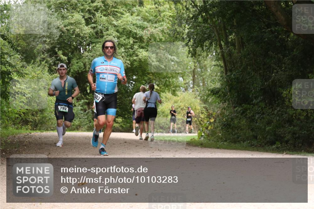 30.08.2026 - Elbe Triathlon Hamburg Antke Förster http://msf.ph/oto/10103283 30.08.2026 11:40:08 Laufen 792, 303 meine-sportfotos.de