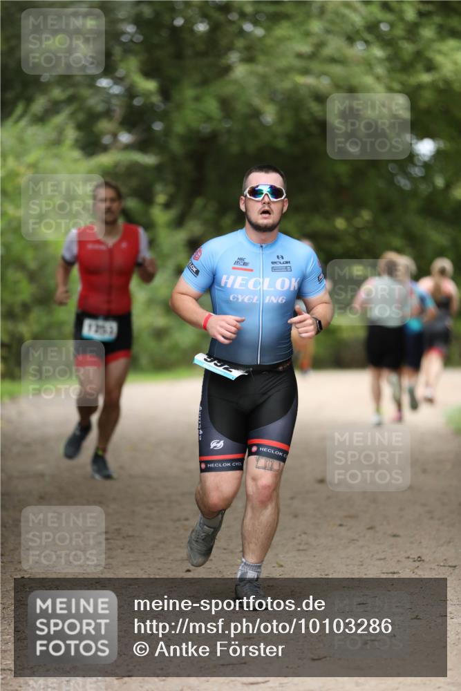 30.08.2026 - Elbe Triathlon Hamburg Antke Förster http://msf.ph/oto/10103286 30.08.2026 11:36:26 Laufen 1353, 932 meine-sportfotos.de
