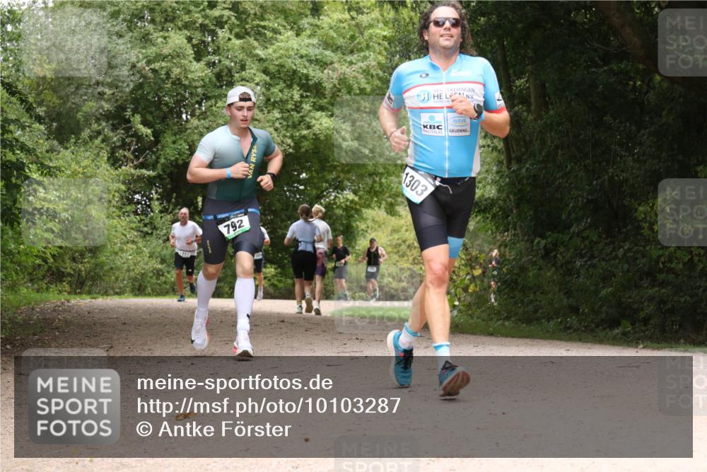 30.08.2026 - Elbe Triathlon Hamburg Antke Förster http://msf.ph/oto/10103287 30.08.2026 11:40:10 Laufen 7257, 792, 1303 meine-sportfotos.de