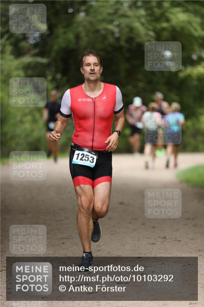 30.08.2026 - Elbe Triathlon Hamburg Antke Förster http://msf.ph/oto/10103292 30.08.2026 11:36:28 Laufen 1253 meine-sportfotos.de