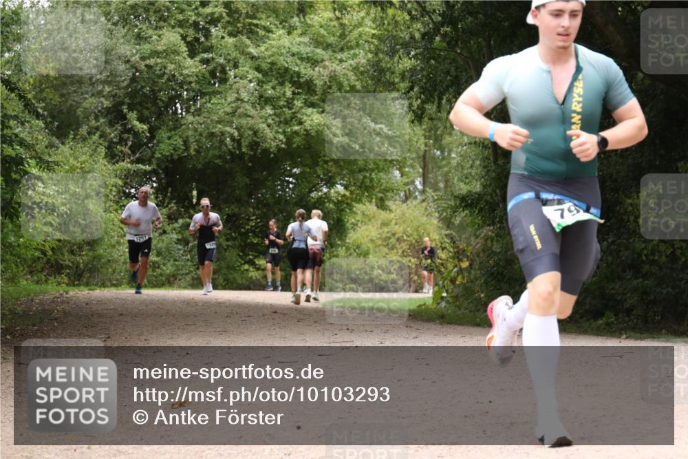 30.08.2026 - Elbe Triathlon Hamburg Antke Förster http://msf.ph/oto/10103293 30.08.2026 11:40:12 Laufen 79 meine-sportfotos.de
