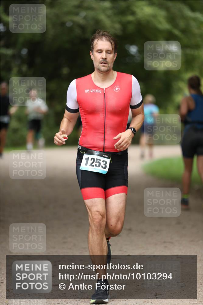 30.08.2026 - Elbe Triathlon Hamburg Antke Förster http://msf.ph/oto/10103294 30.08.2026 11:36:29 Laufen 1253 meine-sportfotos.de