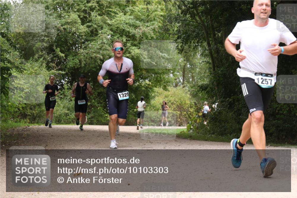 30.08.2026 - Elbe Triathlon Hamburg Antke Förster http://msf.ph/oto/10103303 30.08.2026 11:40:19 Laufen 946, 1255, 1325, 1257 meine-sportfotos.de