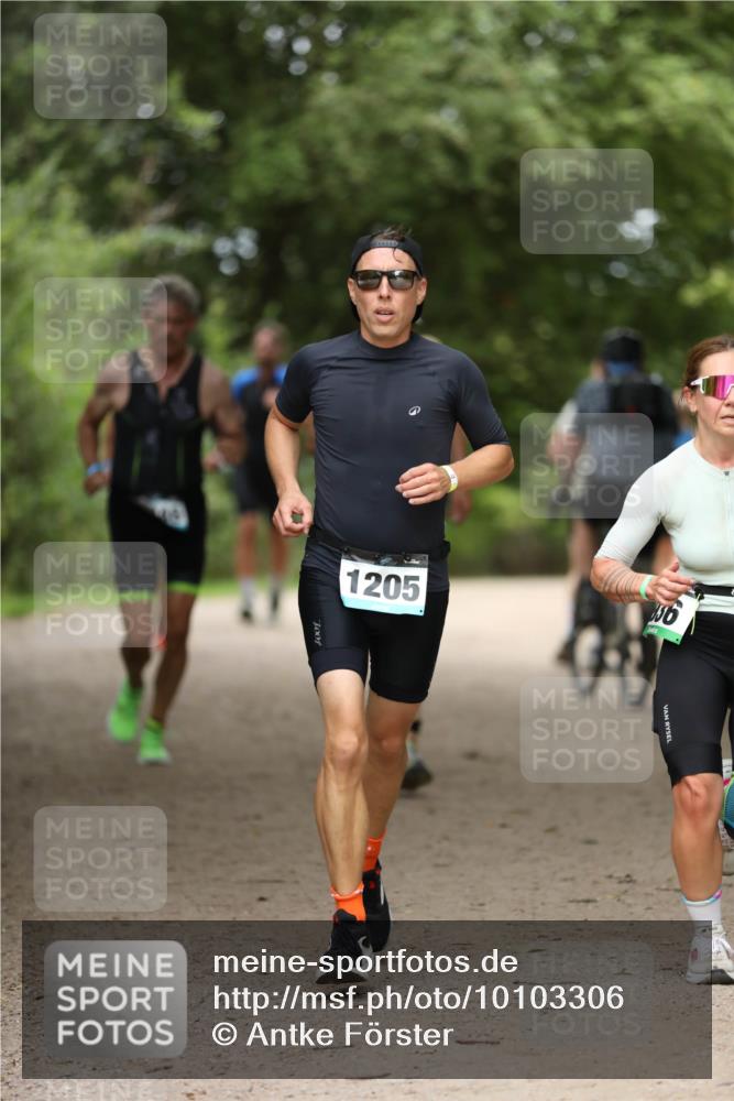 30.08.2026 - Elbe Triathlon Hamburg Antke Förster http://msf.ph/oto/10103306 30.08.2026 11:36:37 Laufen 1205, 156 meine-sportfotos.de
