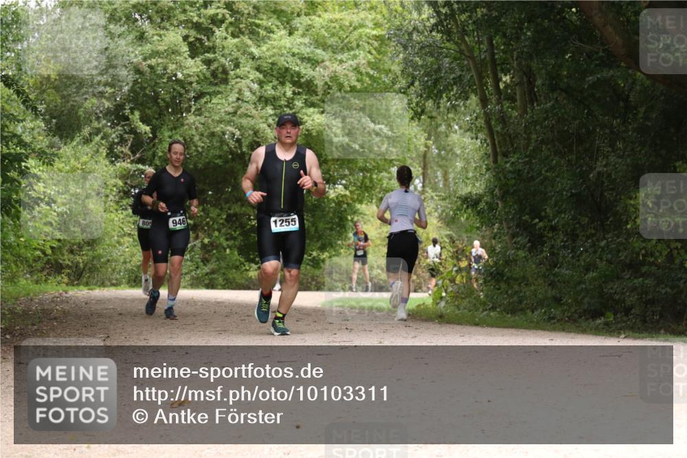 30.08.2026 - Elbe Triathlon Hamburg Antke Förster http://msf.ph/oto/10103311 30.08.2026 11:40:23 Laufen 805, 946, 1255 meine-sportfotos.de