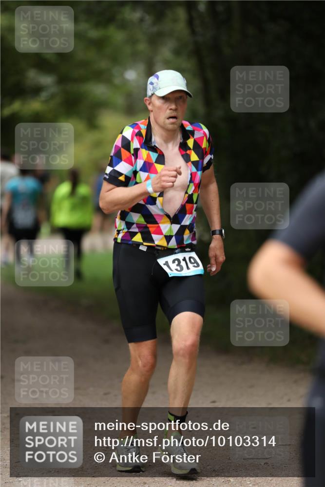 30.08.2026 - Elbe Triathlon Hamburg Antke Förster http://msf.ph/oto/10103314 30.08.2026 11:36:40 Laufen 1319 meine-sportfotos.de