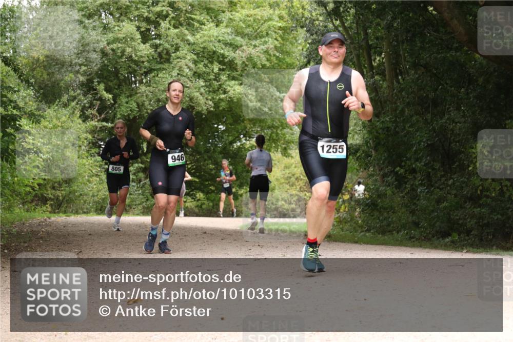 30.08.2026 - Elbe Triathlon Hamburg Antke Förster http://msf.ph/oto/10103315 30.08.2026 11:40:25 Laufen 805, 946, 1255 meine-sportfotos.de