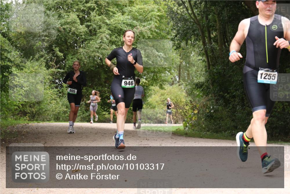 30.08.2026 - Elbe Triathlon Hamburg Antke Förster http://msf.ph/oto/10103317 30.08.2026 11:40:25 Laufen 805, 946, 1255, 1 meine-sportfotos.de