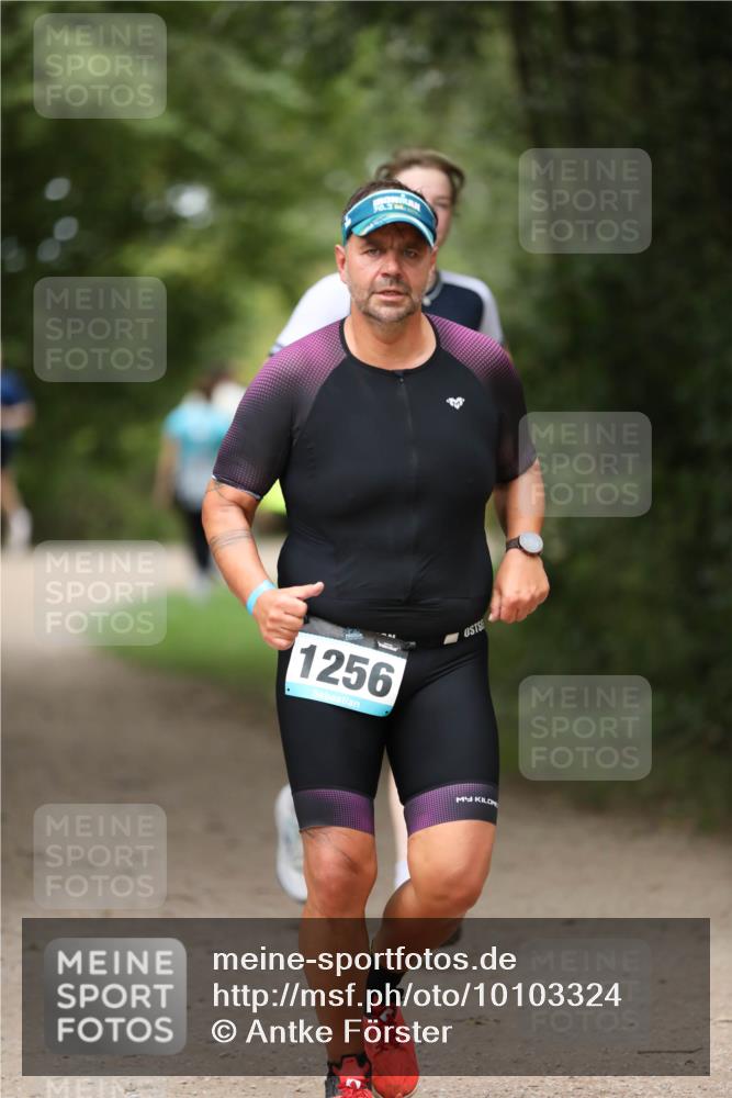 30.08.2026 - Elbe Triathlon Hamburg Antke Förster http://msf.ph/oto/10103324 30.08.2026 11:36:44 Laufen 1256 meine-sportfotos.de